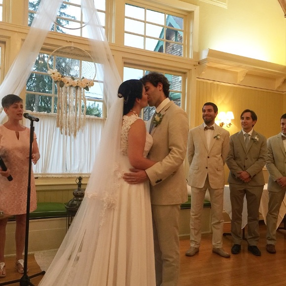 Meet your Posher, Jess!! - Picture 1 of 4